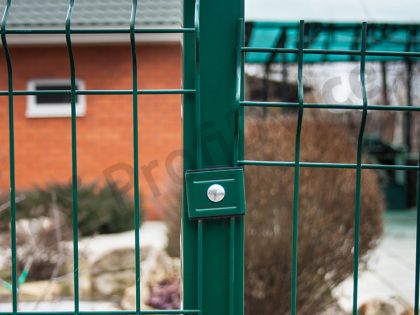 Крепление скоба на сварной сетке